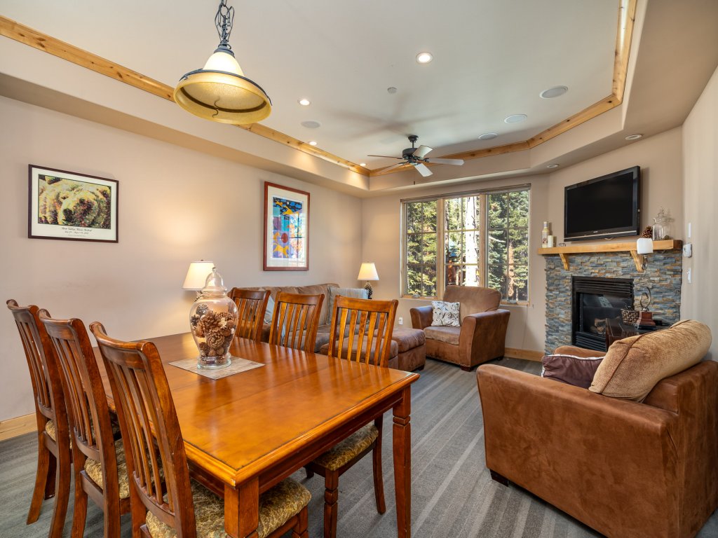 Modern Condo- Jacuzzi Tub SM #201 Vacation Rental in Bear Valley - RedAwning