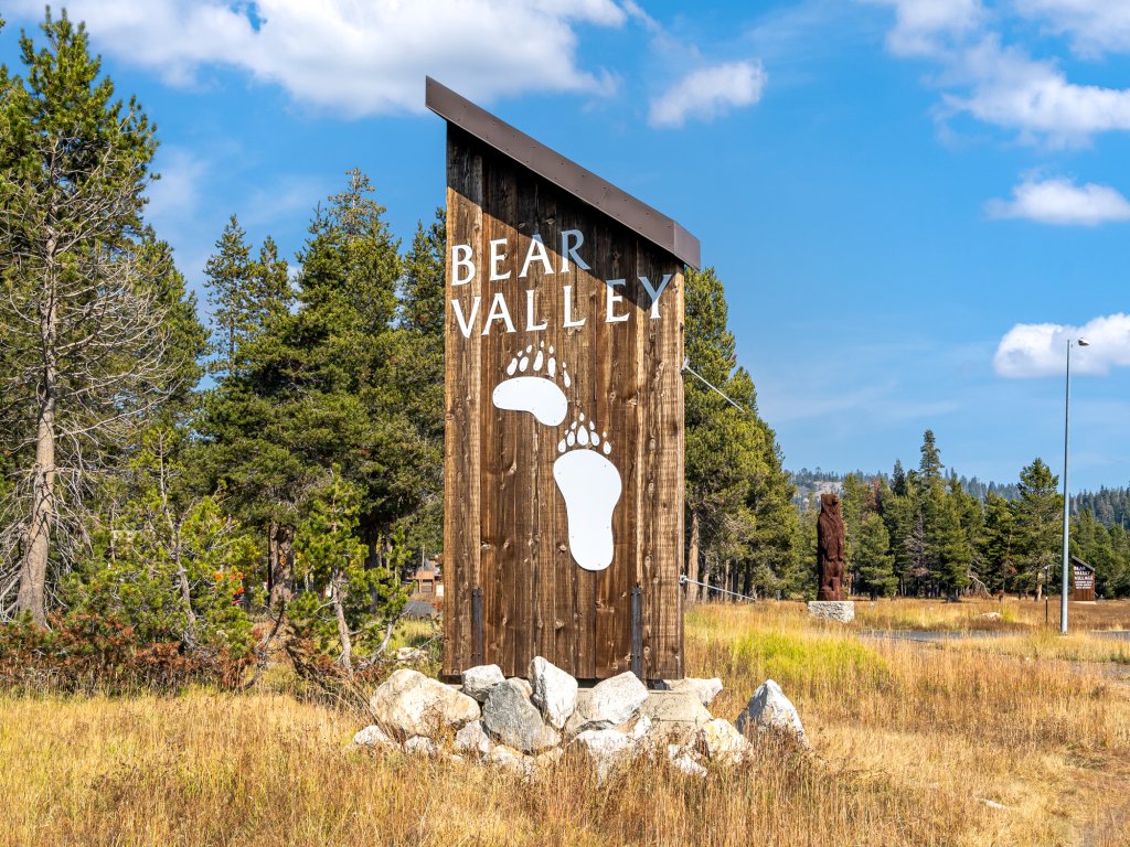 Year Round Condo- Sleeps 5! - Tamarack #17 Vacation Rental in Bear Valley - RedAwning
