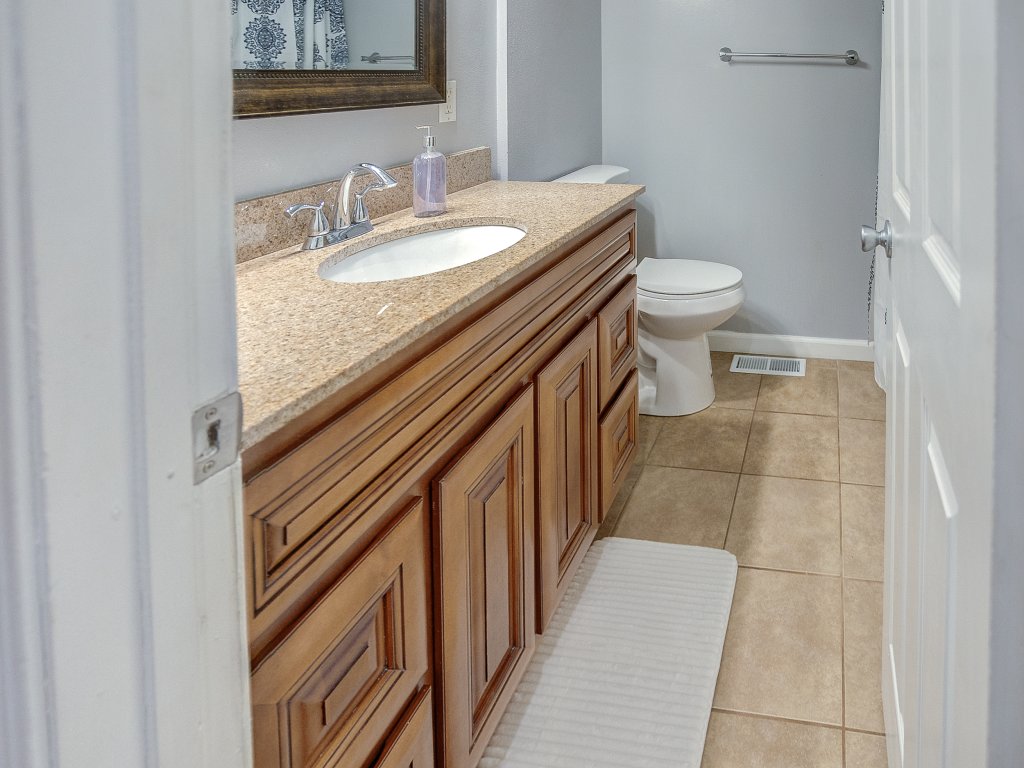 Belleville Beauty - Luxury Stay for Work or Stay for Play either way this is the perfect property for you! Vacation Rental in Illinois - RedAwning