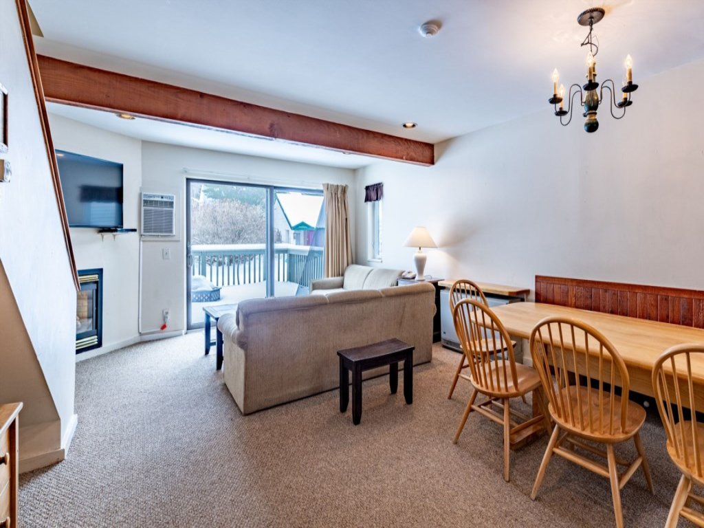 4BR Private Townhouse at Smugglers' Notch Resort Vacation Rental in Vermont - RedAwning