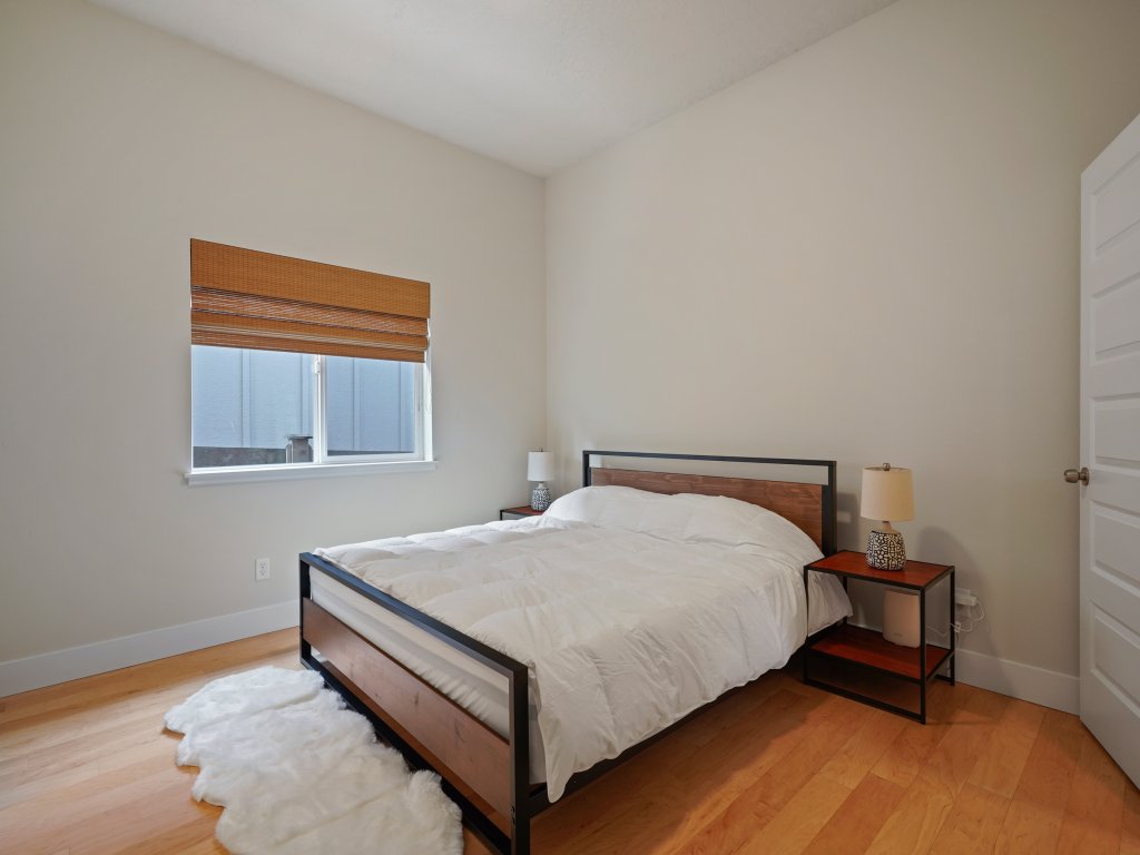 Dwell 30 Day Minimum Vacation Rental in Bend - RedAwning
