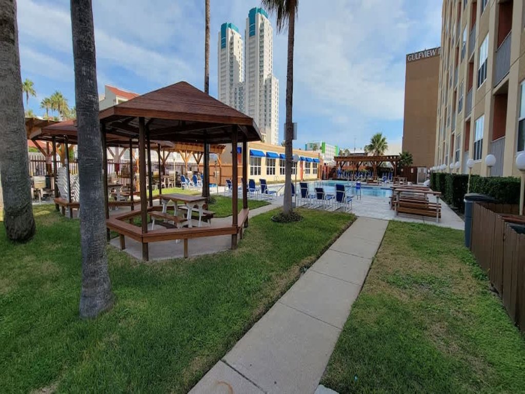 * BBQ Pits *Private Beach Access * Pool & Hot Tub Vacation Rental in South Padre Island - RedAwning