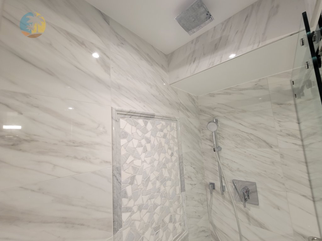 Alexander 611 Vacation Rental in Miami Beach - RedAwning