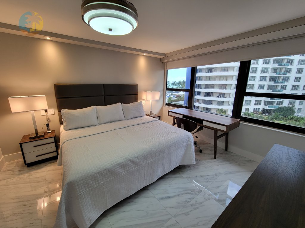 Alexander 611 Vacation Rental in Miami Beach - RedAwning