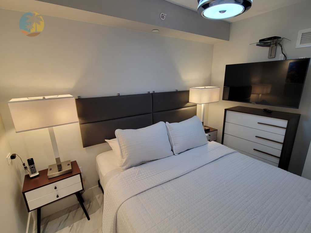 Alexander 611 Vacation Rental in Miami Beach - RedAwning