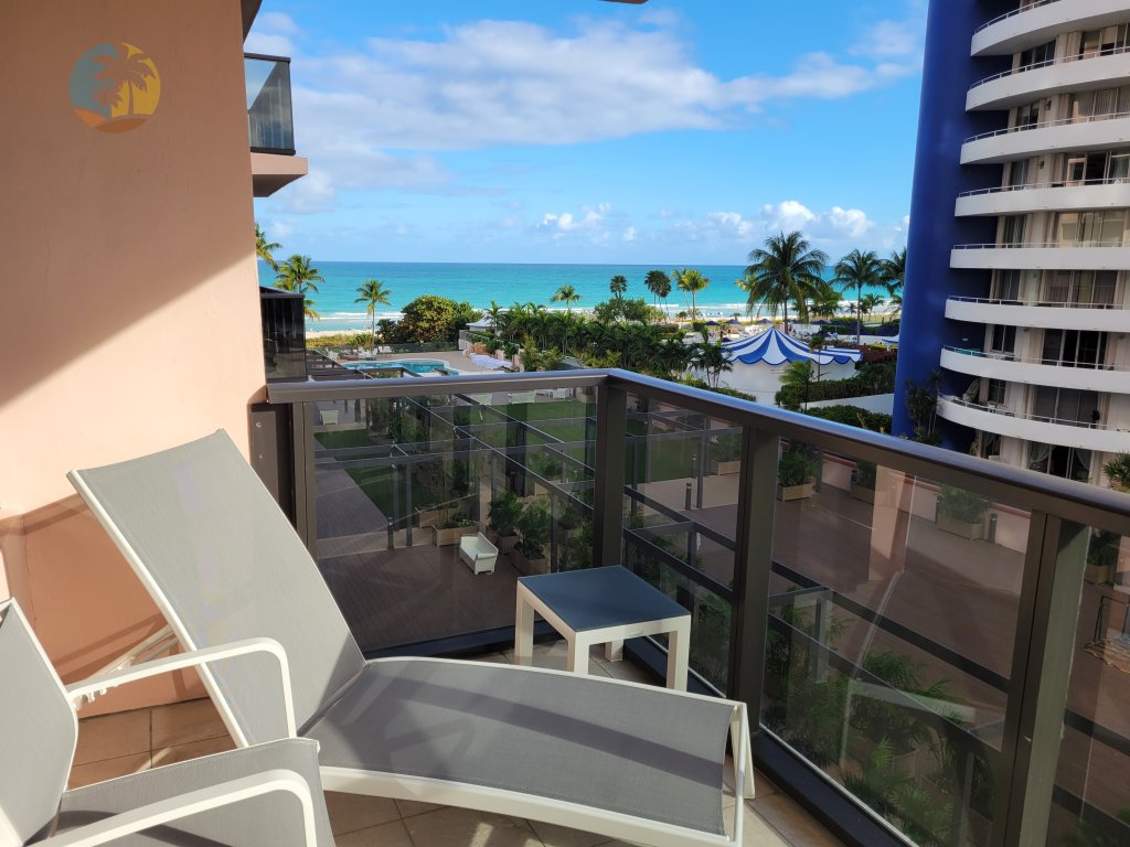 Alexander 611 Vacation Rental in Miami Beach - RedAwning