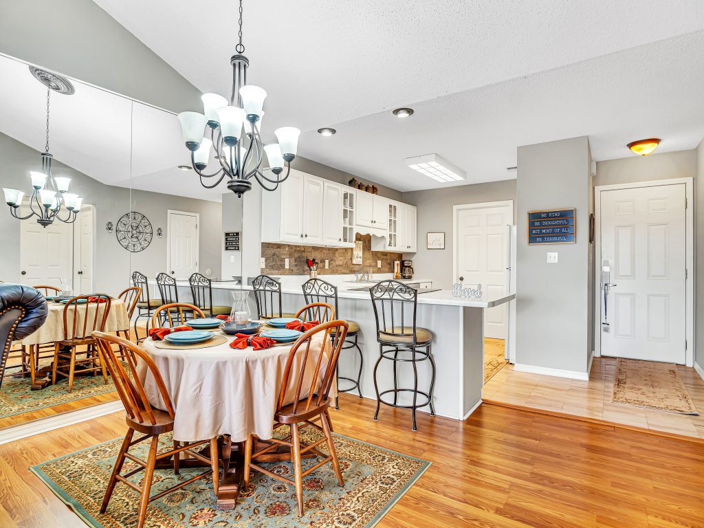 PR92-14 -Pointe of View Vacation Rental in Branson - RedAwning