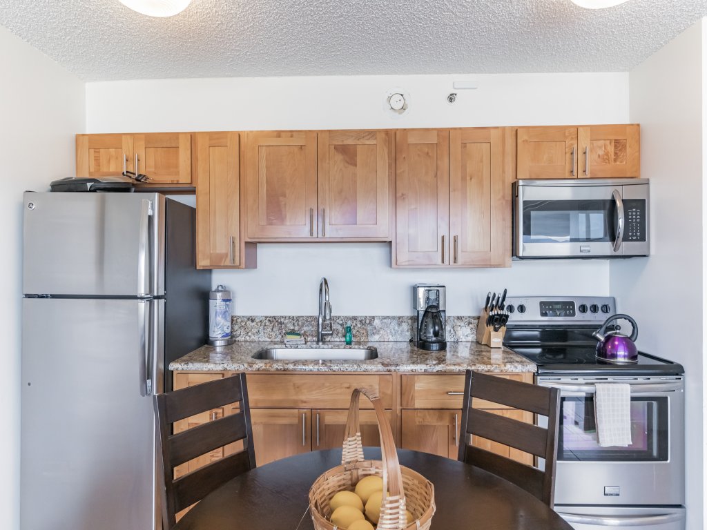 Tower 2 Suite 3709 - QQP Vacation Rental in Honolulu - RedAwning