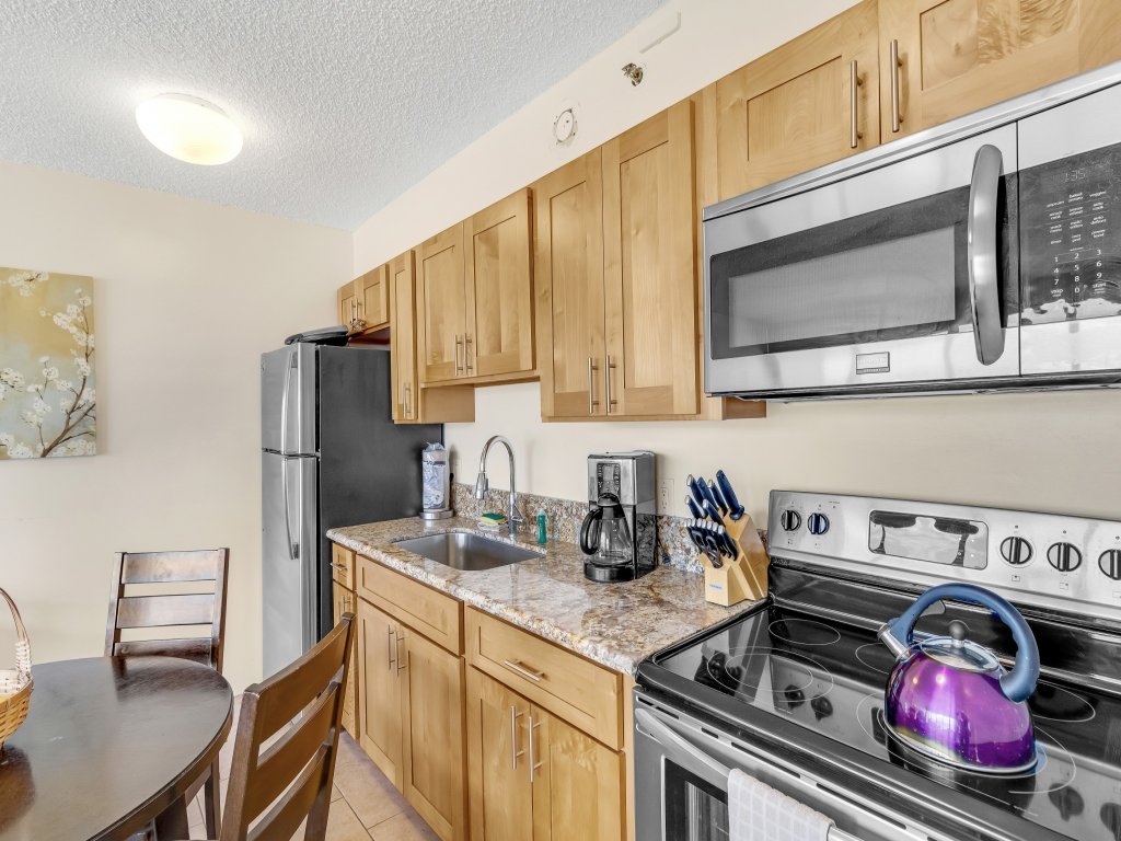 Tower 2 Suite 3709 - QQP Vacation Rental in Honolulu - RedAwning