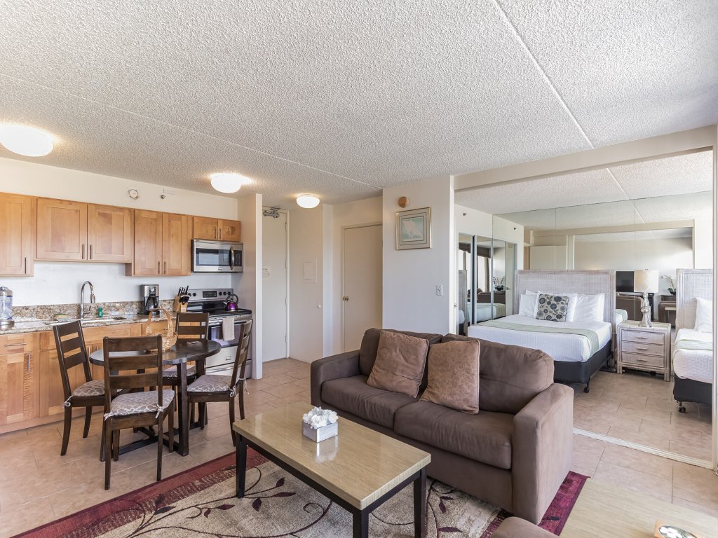 Tower 2 Suite 3709 - QQP Vacation Rental in Honolulu - RedAwning