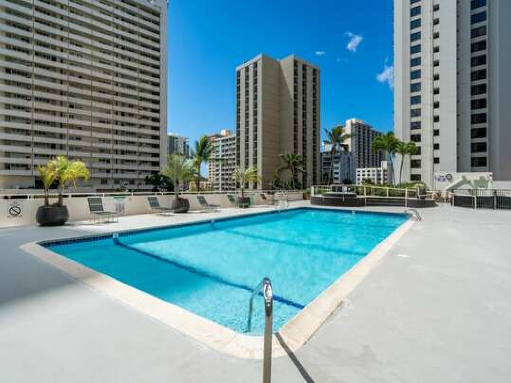 Tower 2 Suite 3709 - QQP Vacation Rental in Honolulu - RedAwning
