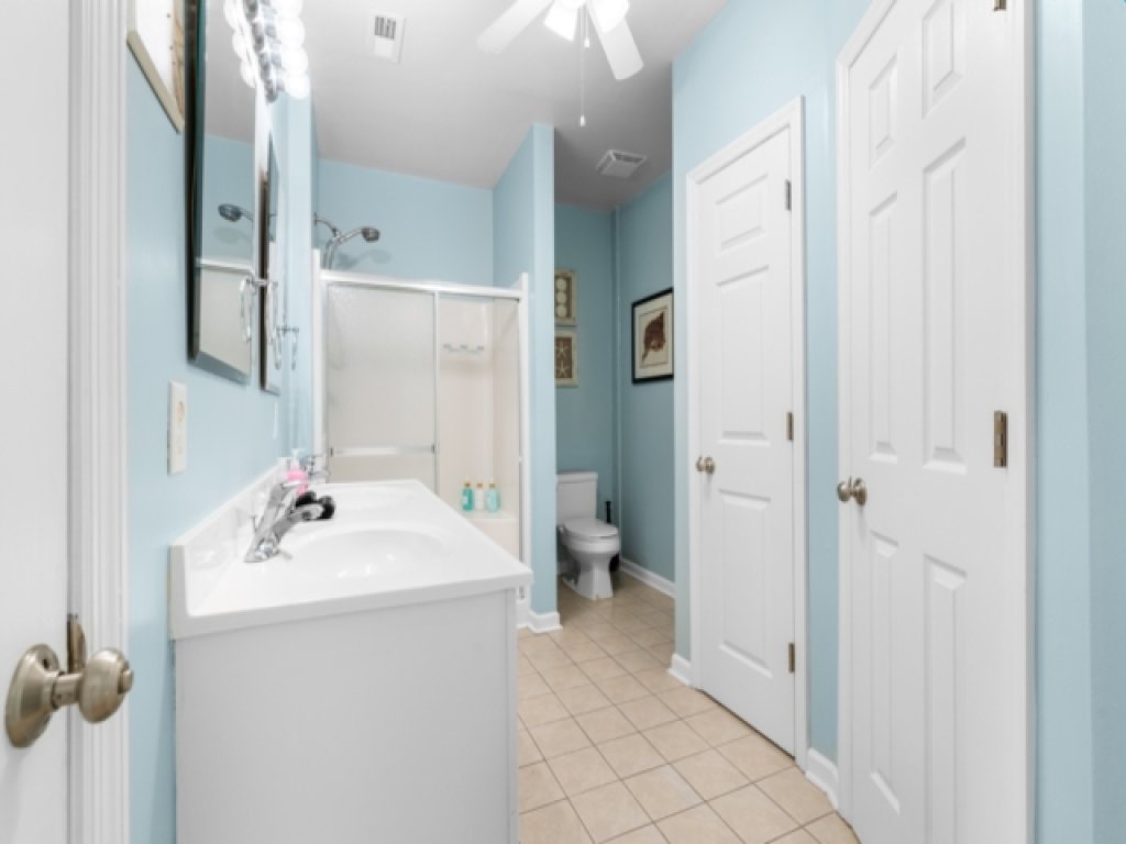 Atlantis Blue - Relaxing beach getaway home directly across the street from beach access! Vacation Rental in North Carolina - RedAwning