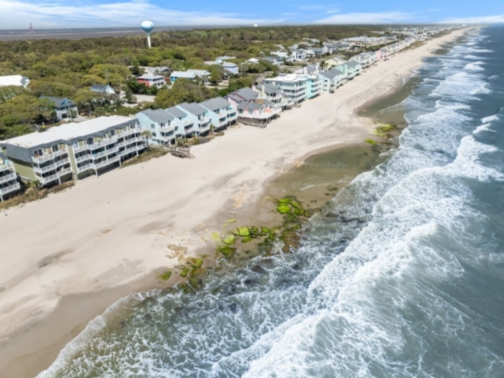 Atlantis Blue - Relaxing beach getaway home directly across the street from beach access! Vacation Rental in North Carolina - RedAwning