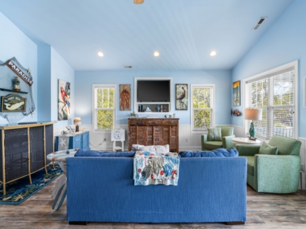 Atlantis Blue - Relaxing beach getaway home directly across the street from beach access! Vacation Rental in North Carolina - RedAwning
