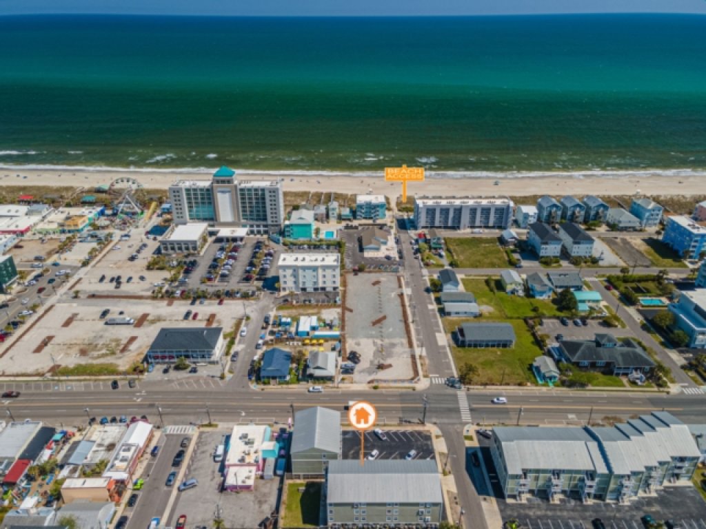 Life's a Beach - walk to everything in historic Carolina Beach! Vacation Rental in North Carolina - RedAwning