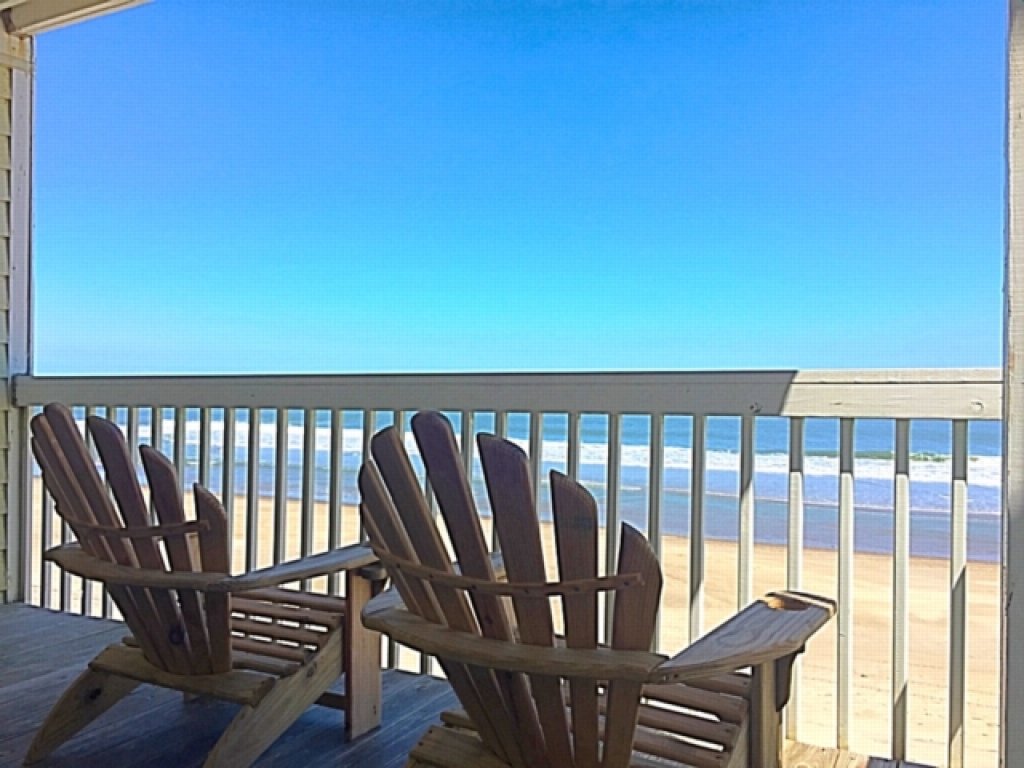 Beach Blanket - Spacious condo with Private beach access and resort amenities! Vacation Rental in North Carolina - RedAwning