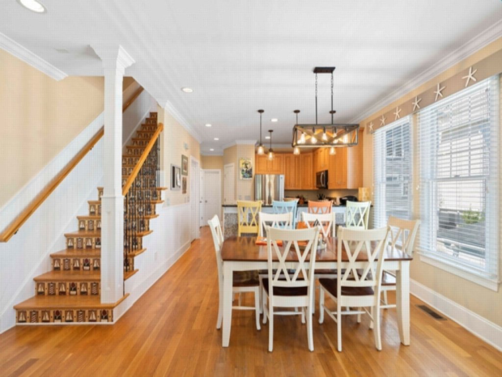 After Dune Delight - Relax and unwind in this fun and spacious 3 story home. Vacation Rental in North Carolina - RedAwning