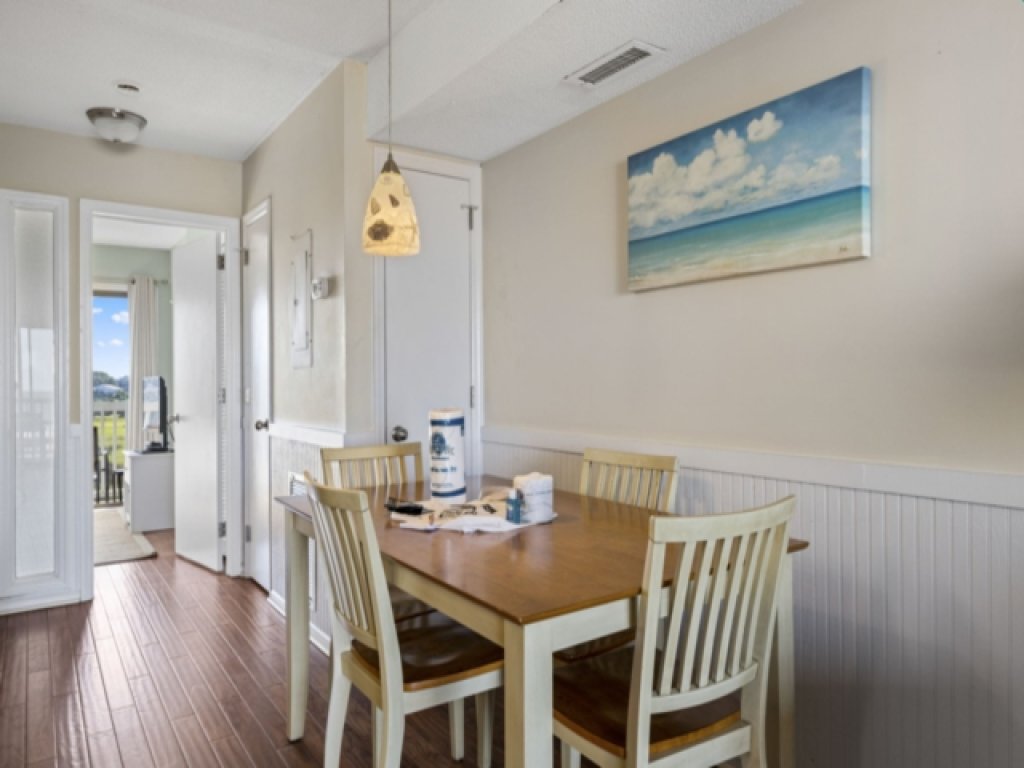 Pelican Perch - 3rd floor views of the ocean and marsh - perfect for wildlife viewing. Vacation Rental in North Carolina - RedAwning