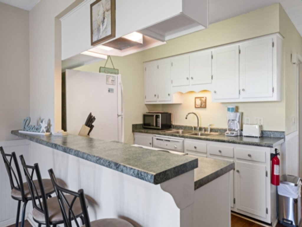 Pelican Perch - 3rd floor views of the ocean and marsh - perfect for wildlife viewing. Vacation Rental in North Carolina - RedAwning