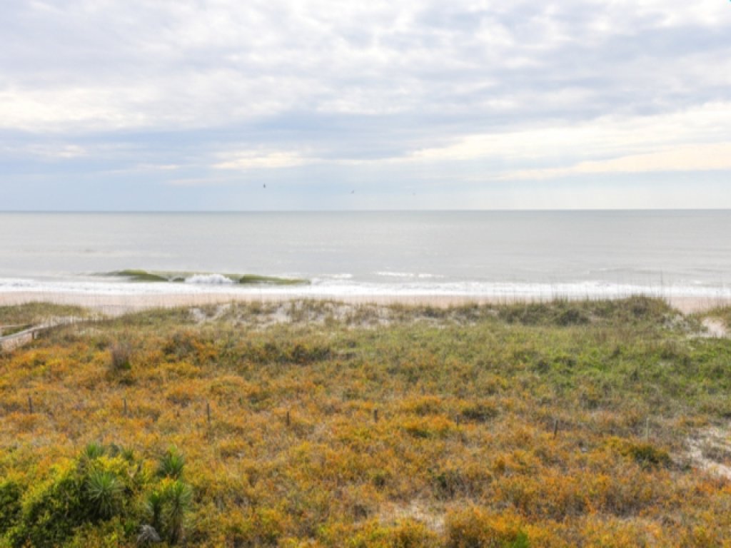 Carolina Beach Dreamin - light filled south side END unit.  Ocean views from most rooms!  Private beach access! Vacation Rental in North Carolina - RedAwning