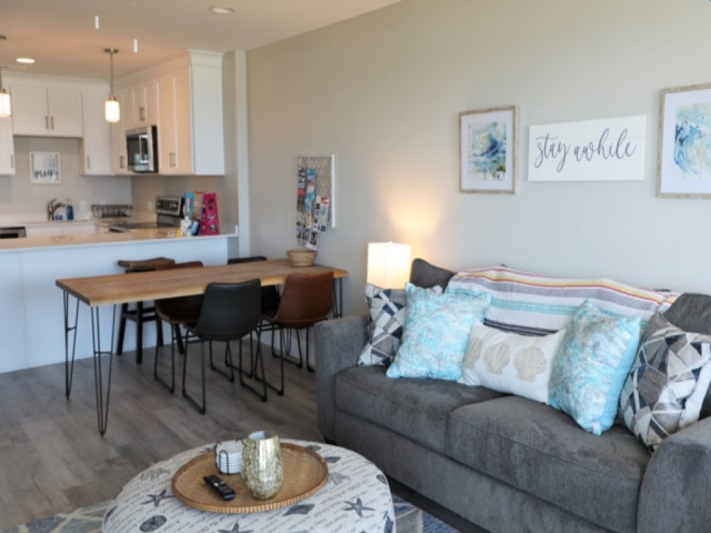 Carolina Beach Dreamin - light filled south side END unit.  Ocean views from most rooms!  Private beach access! Vacation Rental in North Carolina - RedAwning