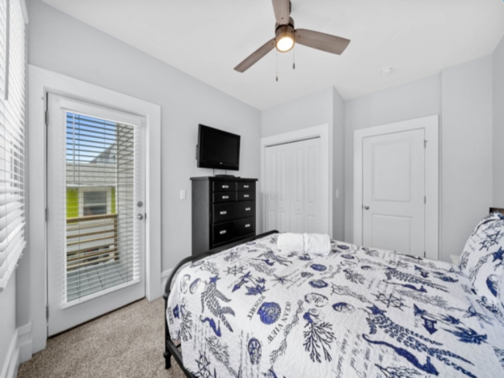 A Shore Thing 1 - OCEANFRONT and DOG FRIENDLY!  Private beach access! Vacation Rental in North Carolina - RedAwning