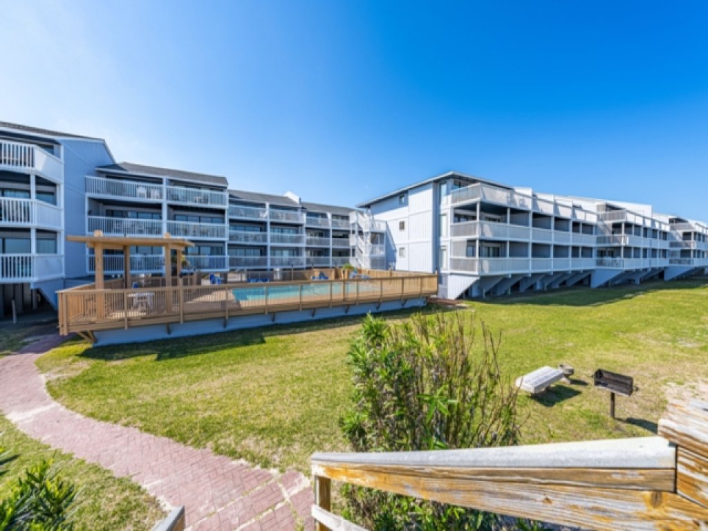 Pura Vida Pure Life - Expansive views of the ocean and wide sandy beach Vacation Rental in North Carolina - RedAwning