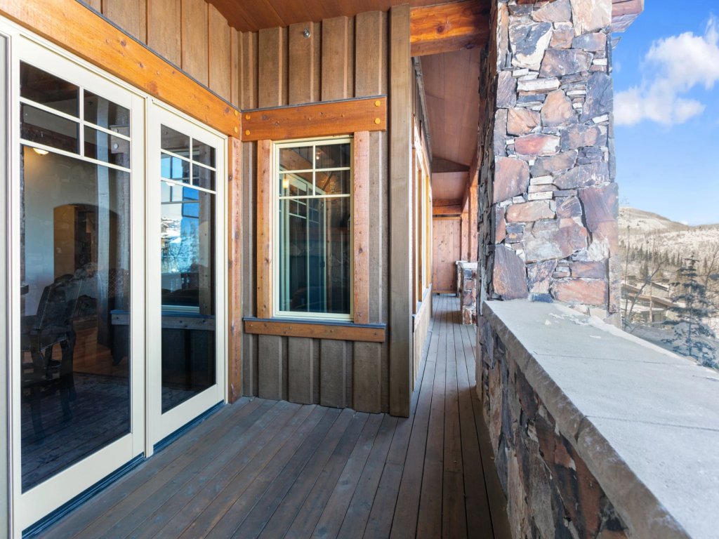 Grand Lodge - 3 Bedroom Deluxe #206 - Ski-in/out Vacation Rental in Park City - RedAwning