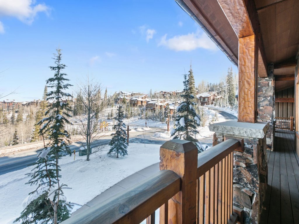 Grand Lodge - 3 Bedroom Deluxe #206 - Ski-in/out Vacation Rental in Park City - RedAwning