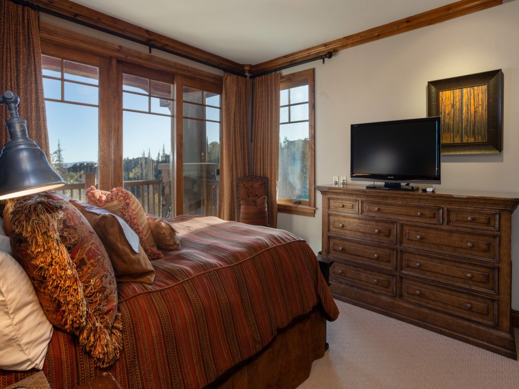 Grand Lodge - Three Bedroom #301 - Ski-in/ski-out Vacation Rental in Park City - RedAwning