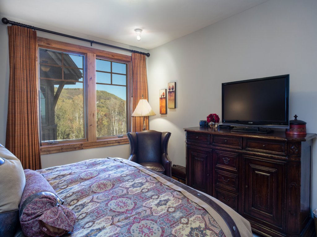 Grand Lodge - Three Bedroom #301 - Ski-in/ski-out Vacation Rental in Park City - RedAwning