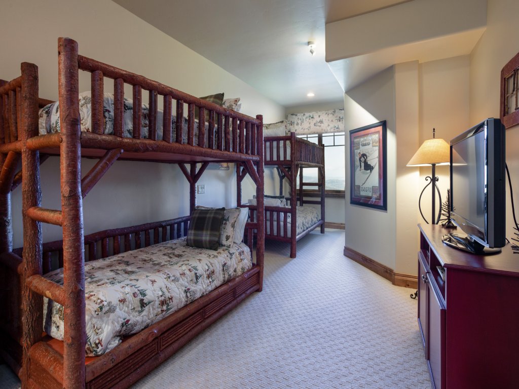 Grand Lodge - Penthouse #406 - Ski-in/out Vacation Rental in Park City - RedAwning