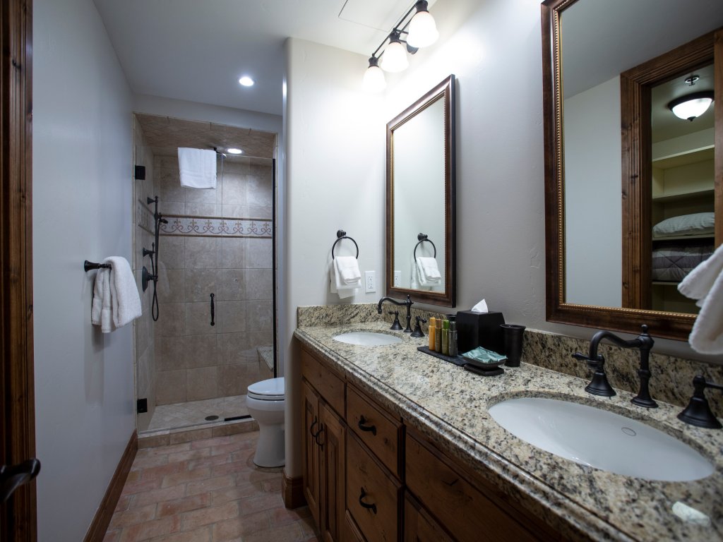 Grand Lodge - Five Bedroom #402 - Ski-in/ski-out Vacation Rental in Park City - RedAwning