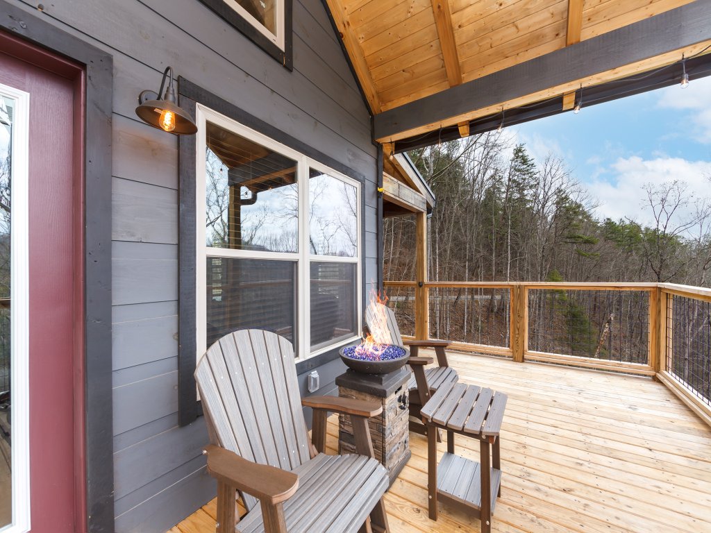 The Gathering Place Vacation Rental in Sevierville - RedAwning