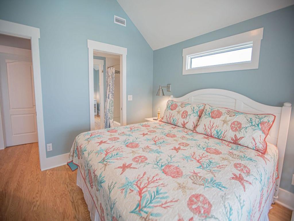 The Sandbox / 186 Ocean Blvd West Vacation Rental in Holden Beach - RedAwning
