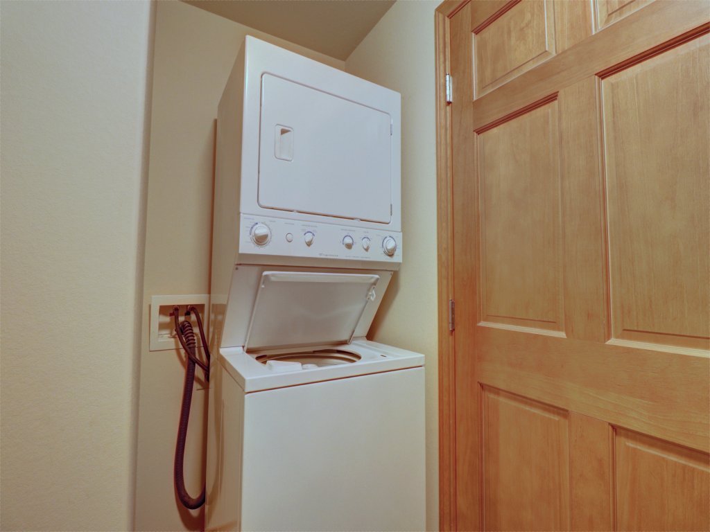 E8 Drake Landing 2Br Vacation Rental in Colorado - RedAwning