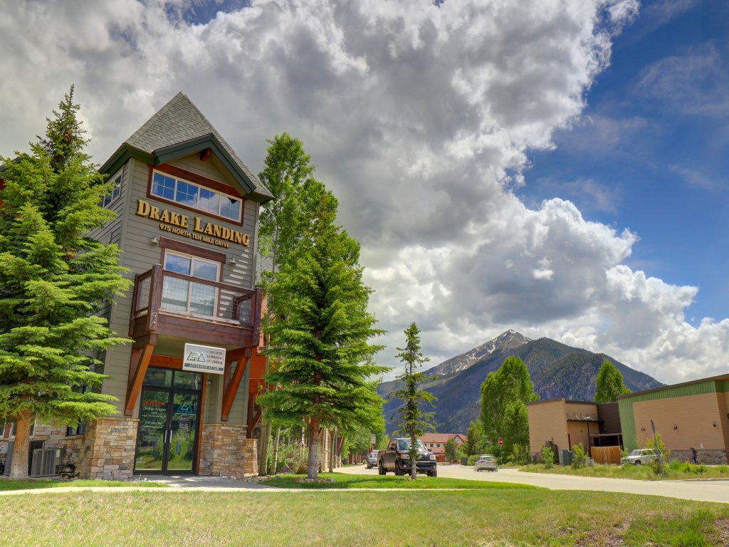 E8 Drake Landing 2Br Vacation Rental in Colorado - RedAwning