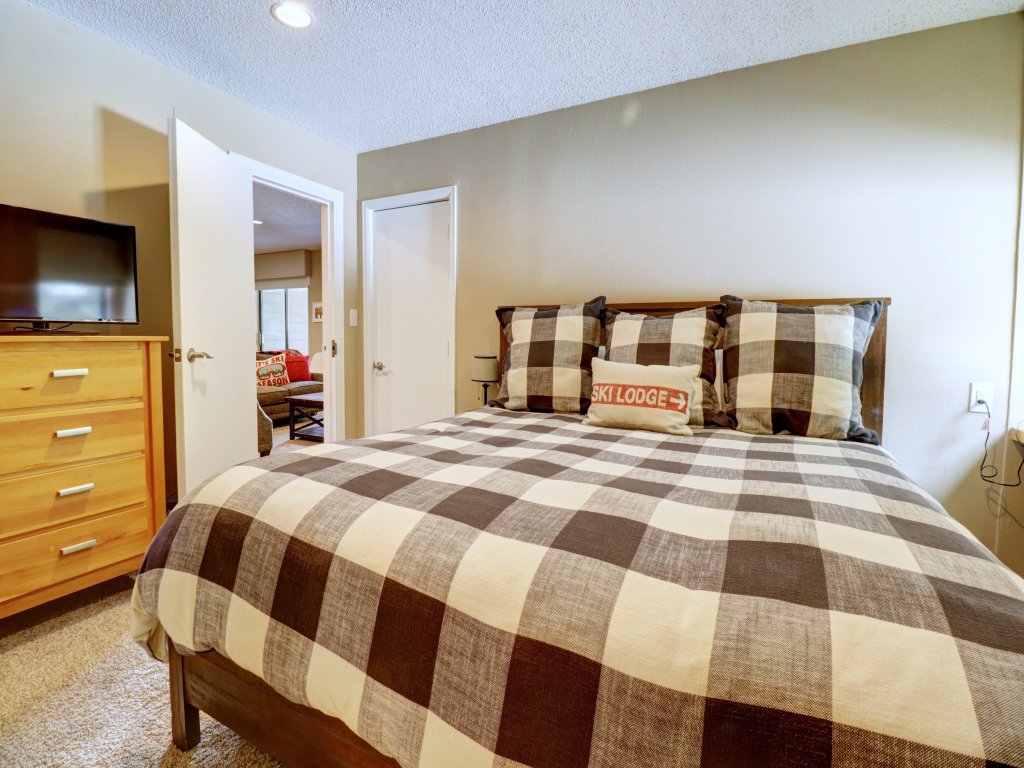 Ski-In Ski-Out Center Village Condo Indoor Parking - CM216 Vacation Rental in Copper Mountain - RedAwning