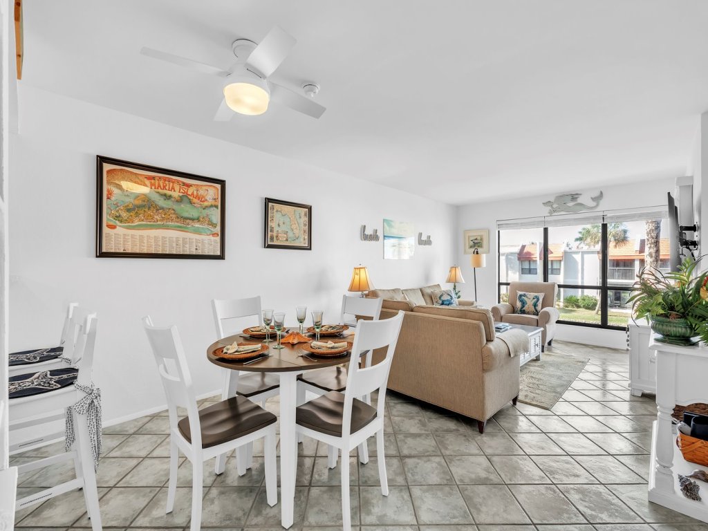 Runaway Bay 283 Vacation Rental in Bradenton Beach - RedAwning