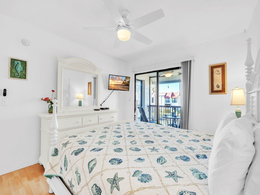 Runaway Bay 283 Vacation Rental in Bradenton Beach - RedAwning