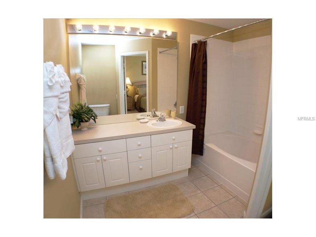 3 Bedroom,3 Bath Townhouse in Gate Resort Vacation Rental in Kissimmee - RedAwning
