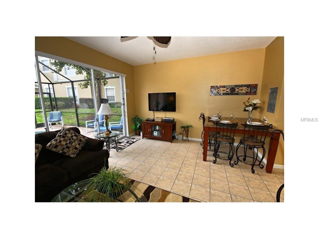 3 Bedroom,3 Bath Townhouse in Gate Resort Vacation Rental in Kissimmee - RedAwning