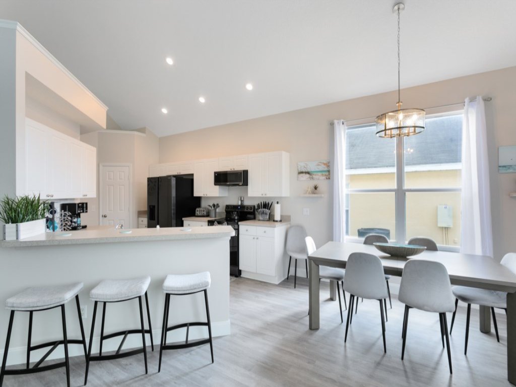 Amazing 6 Bed Disney Dream Getaway in Windsor Palm Vacation Rental in Kissimmee - RedAwning