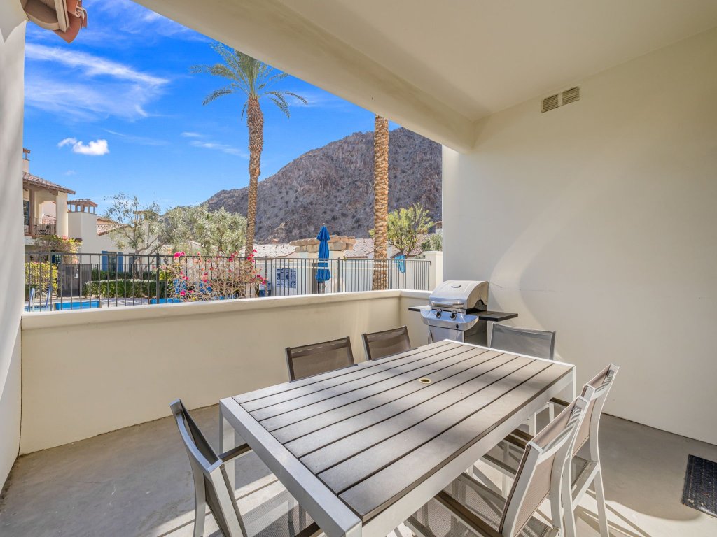(L44) Newly Renovated! Luxury 2-Story Spanish Townhome, Poolside Vacation Rental in La Quinta - RedAwning