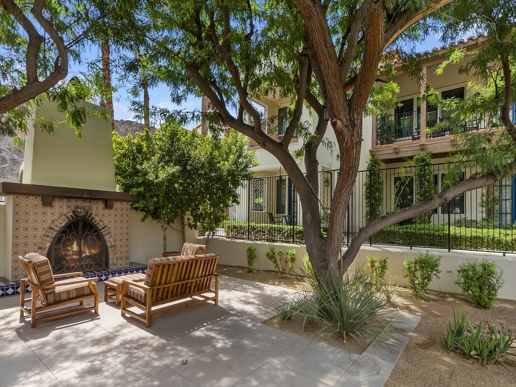 (L44) Newly Renovated! Luxury 2-Story Spanish Townhome, Poolside Vacation Rental in La Quinta - RedAwning