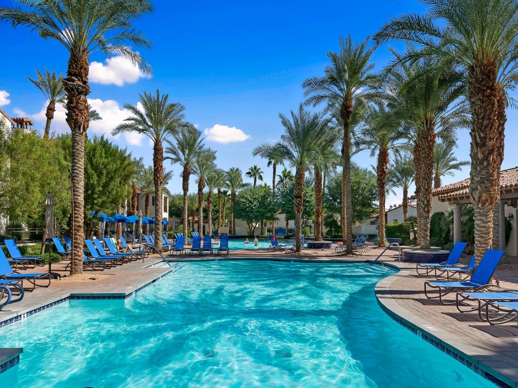 (L44) Newly Renovated! Luxury 2-Story Spanish Townhome, Poolside Vacation Rental in La Quinta - RedAwning
