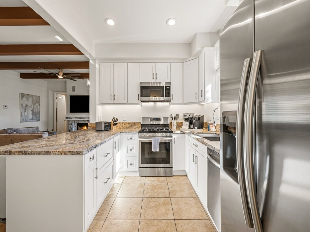 (L44) Newly Renovated! Luxury 2-Story Spanish Townhome, Poolside Vacation Rental in La Quinta - RedAwning