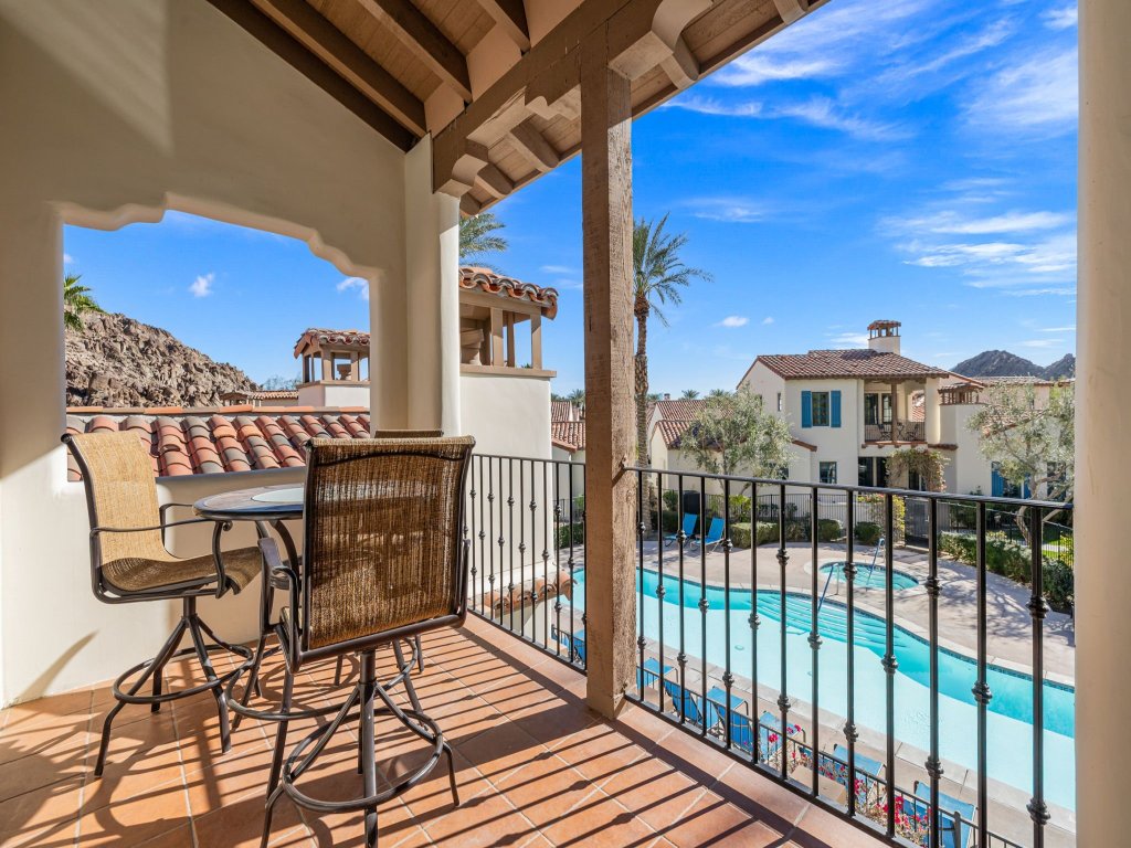 (L44) Newly Renovated! Luxury 2-Story Spanish Townhome, Poolside Vacation Rental in La Quinta - RedAwning