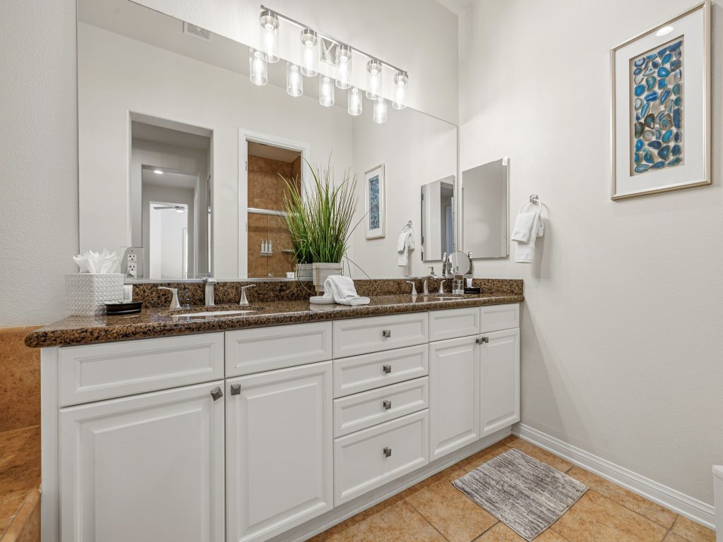 (L44) Newly Renovated! Luxury 2-Story Spanish Townhome, Poolside Vacation Rental in La Quinta - RedAwning