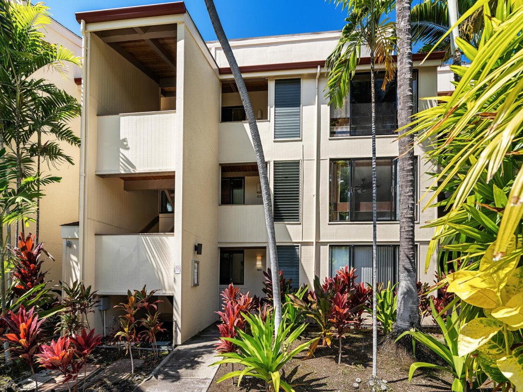 Keauhou Kona Surf & Racquet Club#2-304 Vacation Rental in Kailua Kona - RedAwning